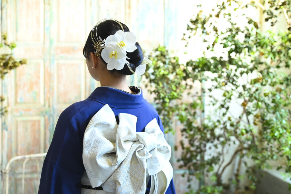 振袖の帯結びと衿元|ハナエミ
