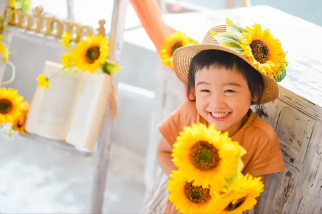 こんにちは、ミンミ豊川店のごんちゃんです🐒🫶

8/23に行われた夏祭りイベント！！🌻
沢山の方がお越しいただき、本当にありがとうございました☺️✨

予想以上にたくさんの方が遊びに来てくださり、笑顔あふれる一日になりました！

一部のお写真しか載せれてないですが、本当に沢山の方が来てくれてとっても嬉しかったです🌻

久しぶりにお会いできたご家族も多くて、
「大きくなったね！」とお子さまの成長を感じる瞬間がたくさんあり、びっくりと共にとても嬉しかったです🥺💕
写真を撮るだけじゃなく、こうしてイベントを通して成長を一緒に感じられることが、私たちにとって大きな喜びだなぁと改めて思いました❕❕
フォトコンテストも開催中です📣
豪華景品がもらえるチャンスですので是非ご応募お待ちしております☆
次はなんとミンミ豊川店4周年イベントを予定しています🙊🎉
また皆さまと楽しい時間を過ごせるのを心から楽しみにしています💛