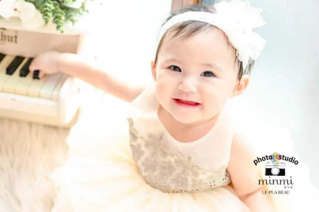 happy birthday🎂✨✨
スタスタ歩いて行く姿がとっても可愛かったです💞
最初から最後までニコニコ笑顔で最高に癒されました🥰

本当に楽し撮影でした~‼︎
撮影中のニッコニコ笑顔に癒されました〜🩵
⁡
⁡
撮影にお越しいただきありがとうございました🫶🏽🫧
 
⁡
⁡
photo studio𓂃 @minmi_toyokawa 
photographer 𓂃 @robe.studiominmi 
studio 𓂃 シエロstudio
⁡
⁡
⁡
⁡
⁡
—————————————————————
ご予約方法
Web: https://photostudio-minmi.com/
tell:0533-56-2806
⁡
〒442-0033
愛知県豊川市豊川町遠通2番地14
⁡
定休日:水曜日
—————————————————————————
#フォト #フォトスタジオ#写真館 #753#753撮影 753ヘア 753前撮り 7歳 ５歳 3歳photo フォトウェディング バースデー バースデーフォト バースデー撮影 ニューボンお宮参り ハーフ成人式 振袖 振袖レンタル フォトスタジオ愛知フォトスタジオ豊川七五三撮影